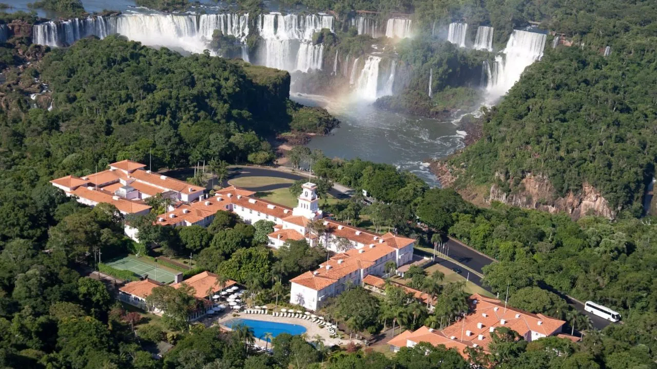 Foz do Iguaçu e Curitiba se consolidam como grandes destinos do Paraná para turismo de negócios e eventos